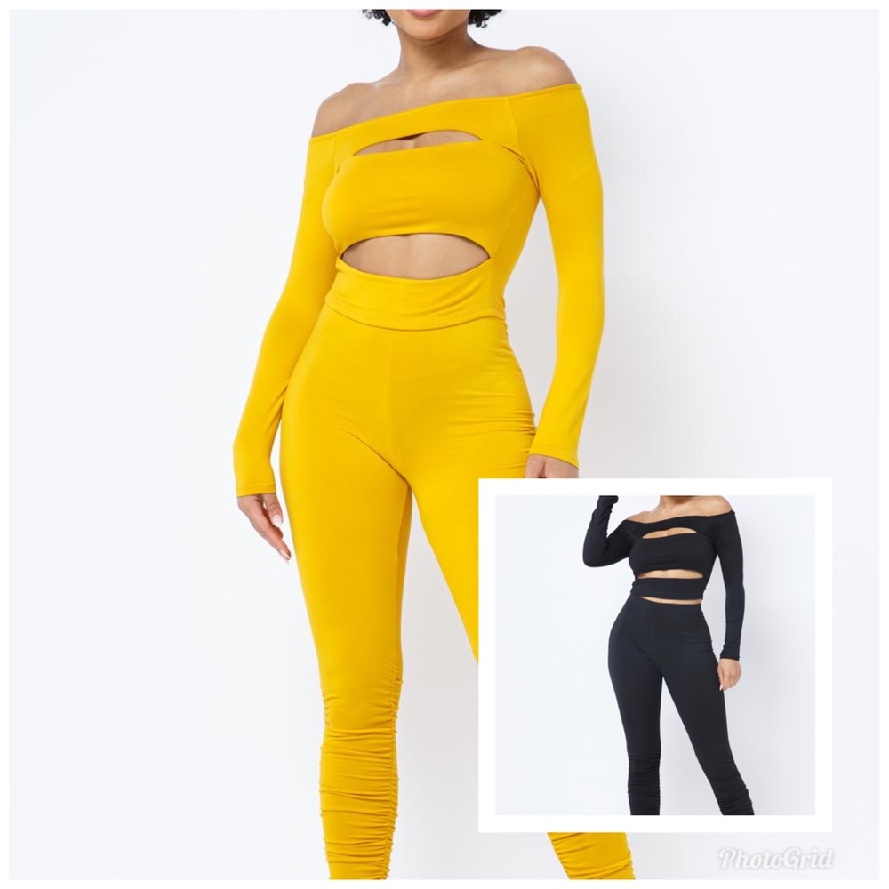 🌺HP🌸Brushed Cut Cut Top With Leggings